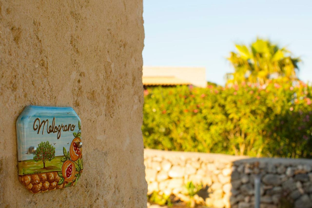 Le Suites Del Carrubo Favignana Eksteriør billede